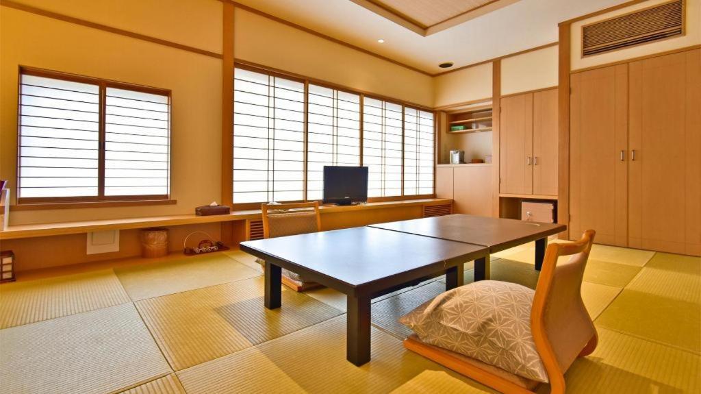 Tsukino Sumika Atami Juraku Hotel Exterior foto