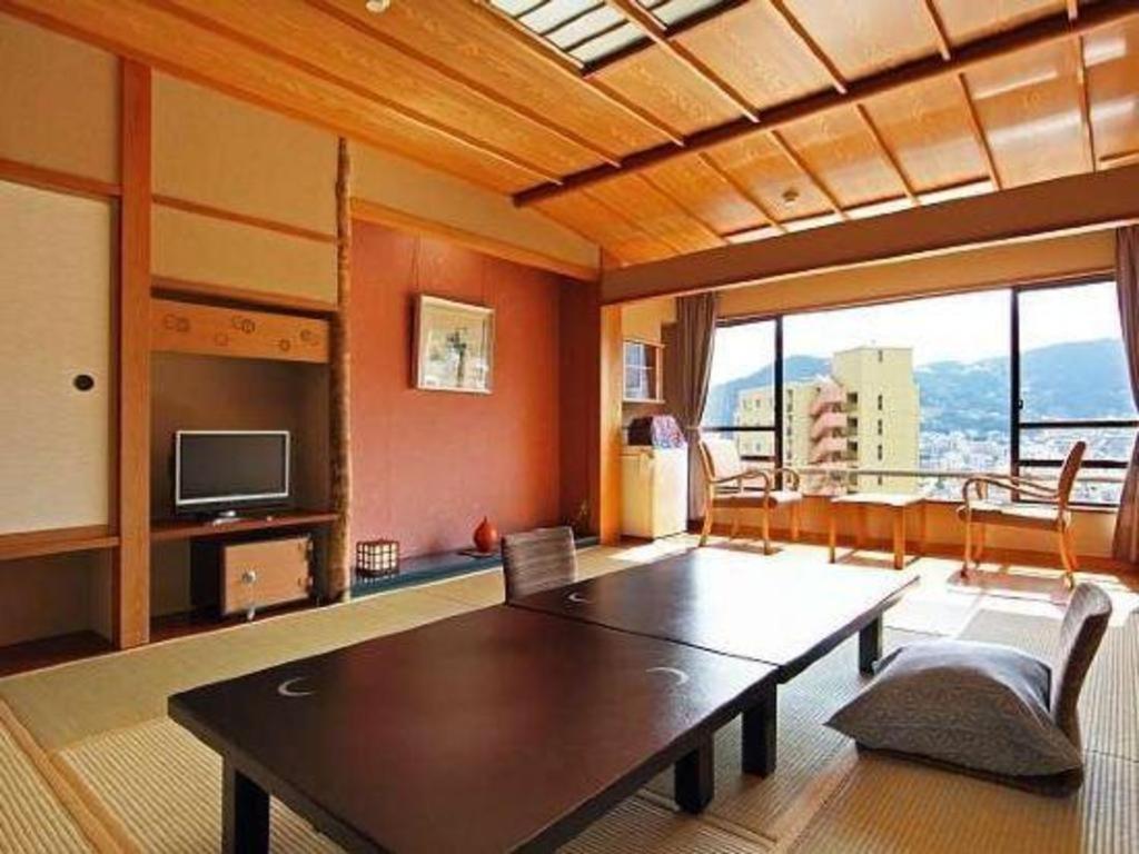 Tsukino Sumika Atami Juraku Hotel Exterior foto